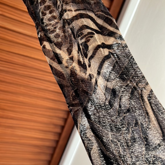 Lisa and Me pretty abstract animal print top - Picture 5 of 5